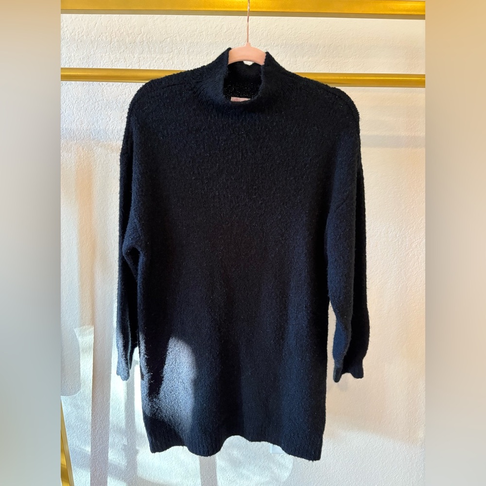 Pink lily Women’s black sweater dress, medium